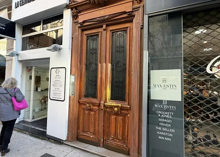 Le Petit Nid Sous Le Toit Nice