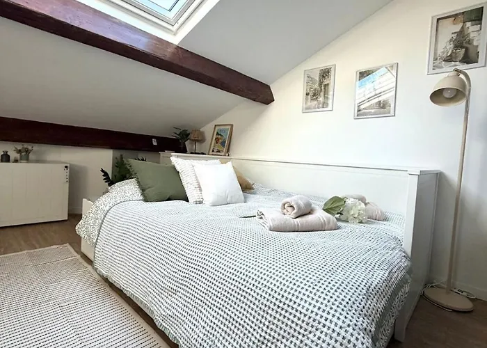 Le Petit Nid Sous Le Toit