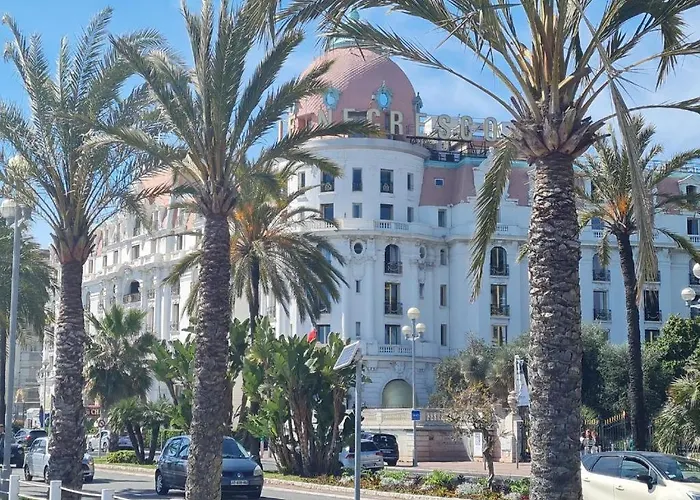 Le Petit Nid Sous Le Toit Apartment Nice