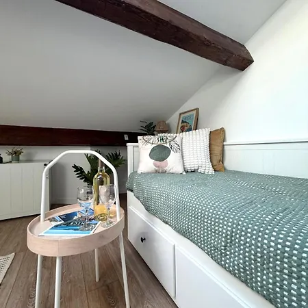 Le Petit Nid Sous Le Toit Апартаменты *